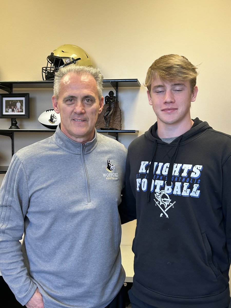 WalkerWood_2's tweet image. Had a great visit today at Wofford, thank you for having me @WatsonShawn1 @CoachWatson_24 Loved hearing their football philosophy!