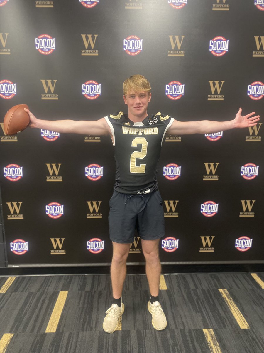 WalkerWood_2's tweet image. Had a great visit today at Wofford, thank you for having me @WatsonShawn1 @CoachWatson_24 Loved hearing their football philosophy!