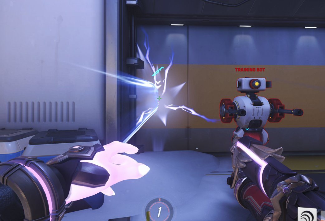 ioStux's tweet image. Why does Junkerqueen have color matched particles in the promotional images, but in game, no matter which color you choose for her mythic skin, the particle effects are all blue? @PlayOverwatch