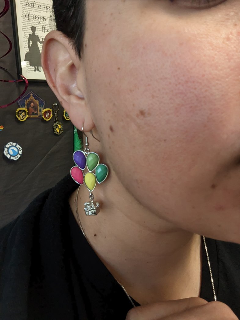 mssitesvida's tweet photo. On Fridays we wear funky earrings! #funkyearringfridays #WeAreVIDA @VIDASHARKS https://t.co/v1kXyjcUaF