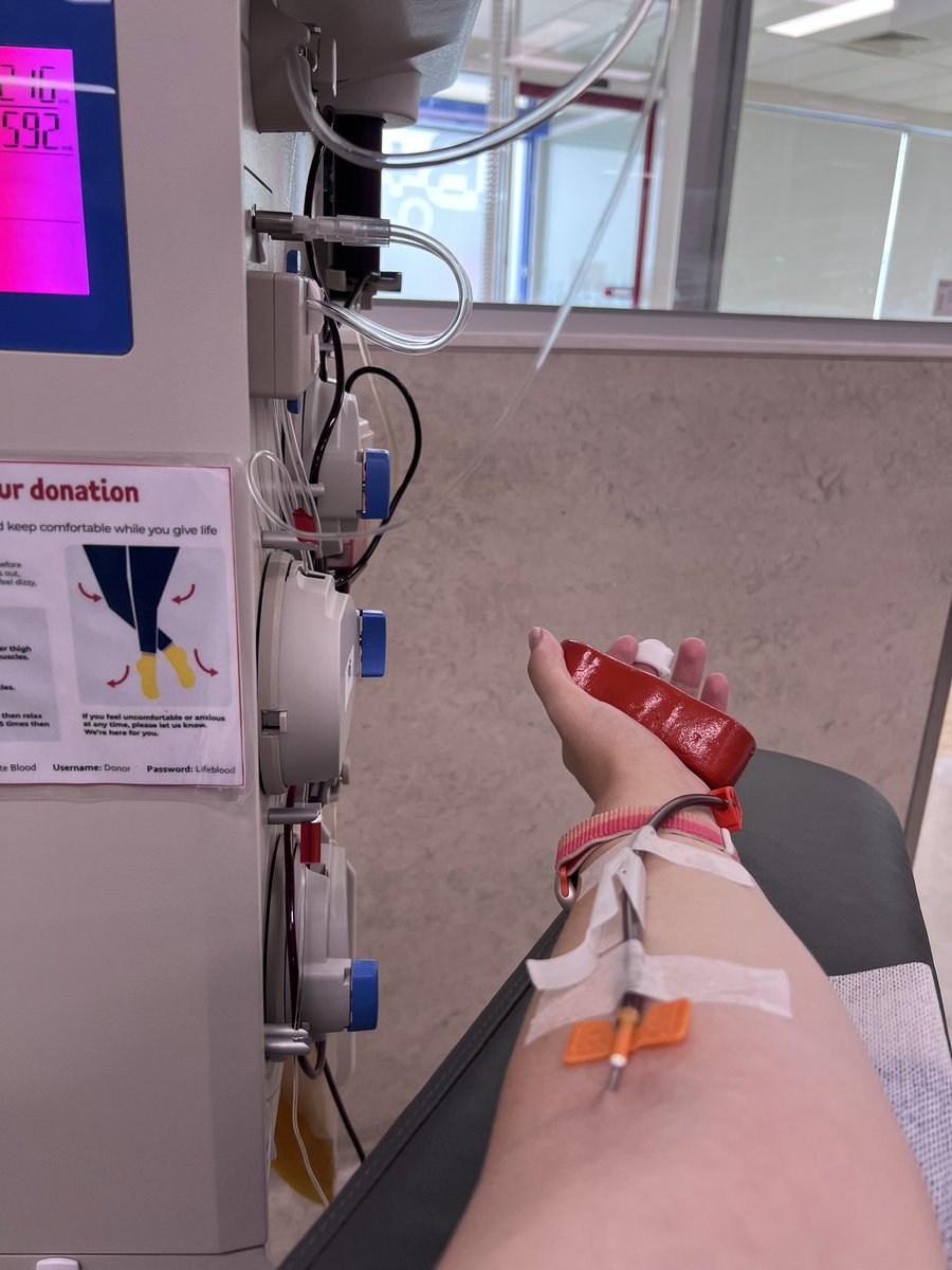 Sarah Young tweet media