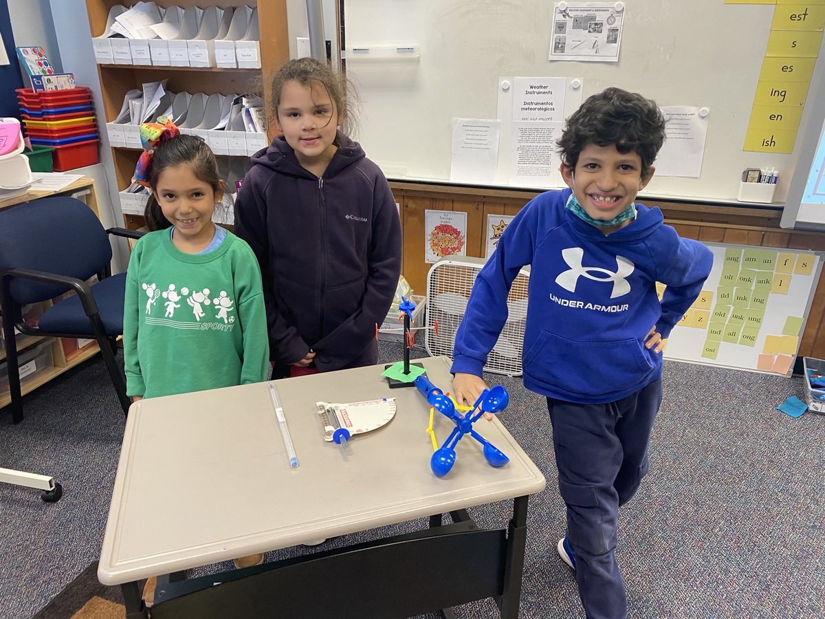 Some of the cutest meteorologists around! <a target='_blank' href='http://twitter.com/CampbellAPS'> @CampbellAPS <a target='_blank' href='http://twitter.com/APSciência '> @APSciência https://t.co/Eul2eyTkuE