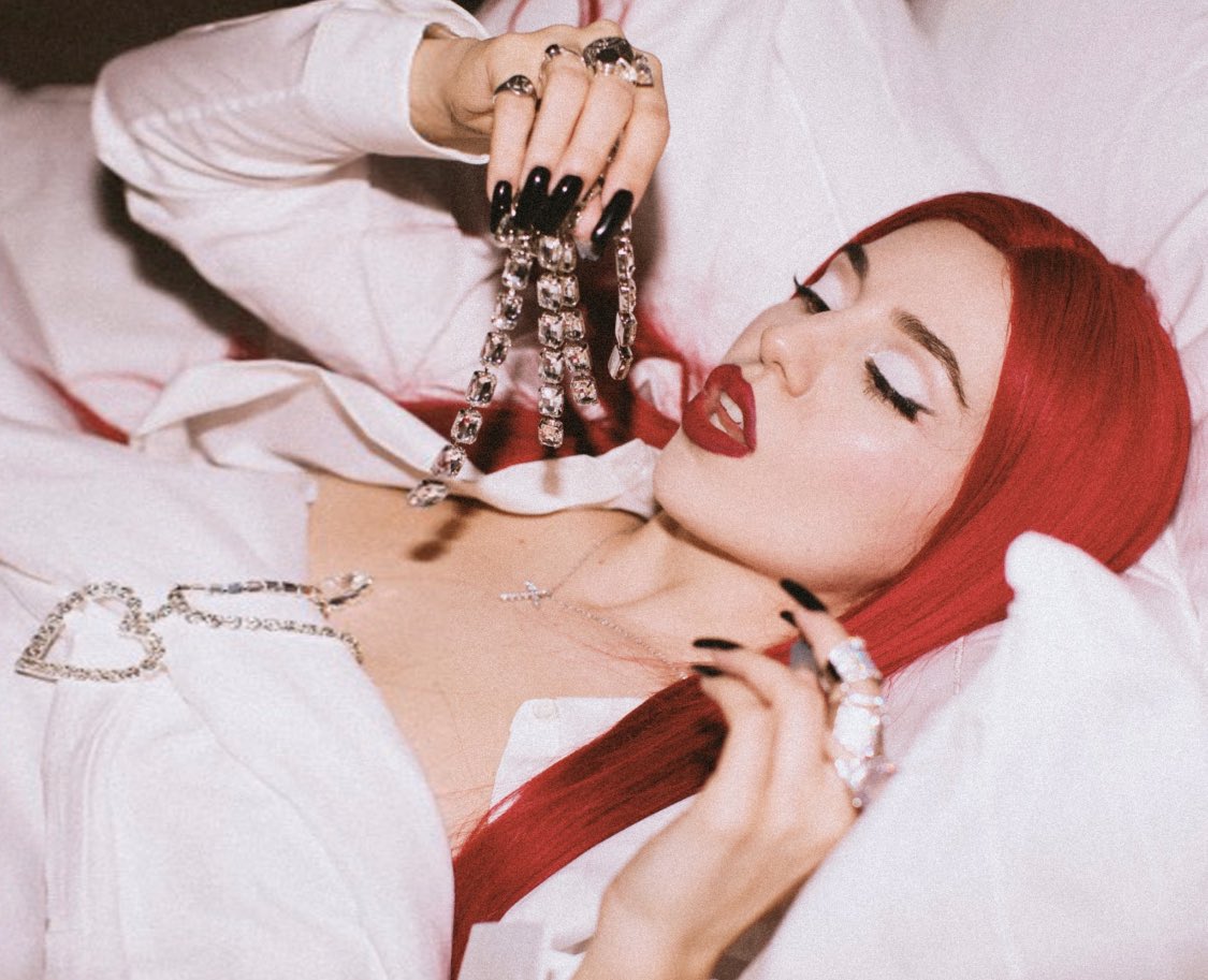 SourceAvaMax's tweet photo. .@AvaMax confirmed in interview with @metroweekly that she’s been in the studio recently to finish the deluxe edition of ‘Diamonds &amp; Dancefloors’ https://t.co/Ox5xBlnDFr