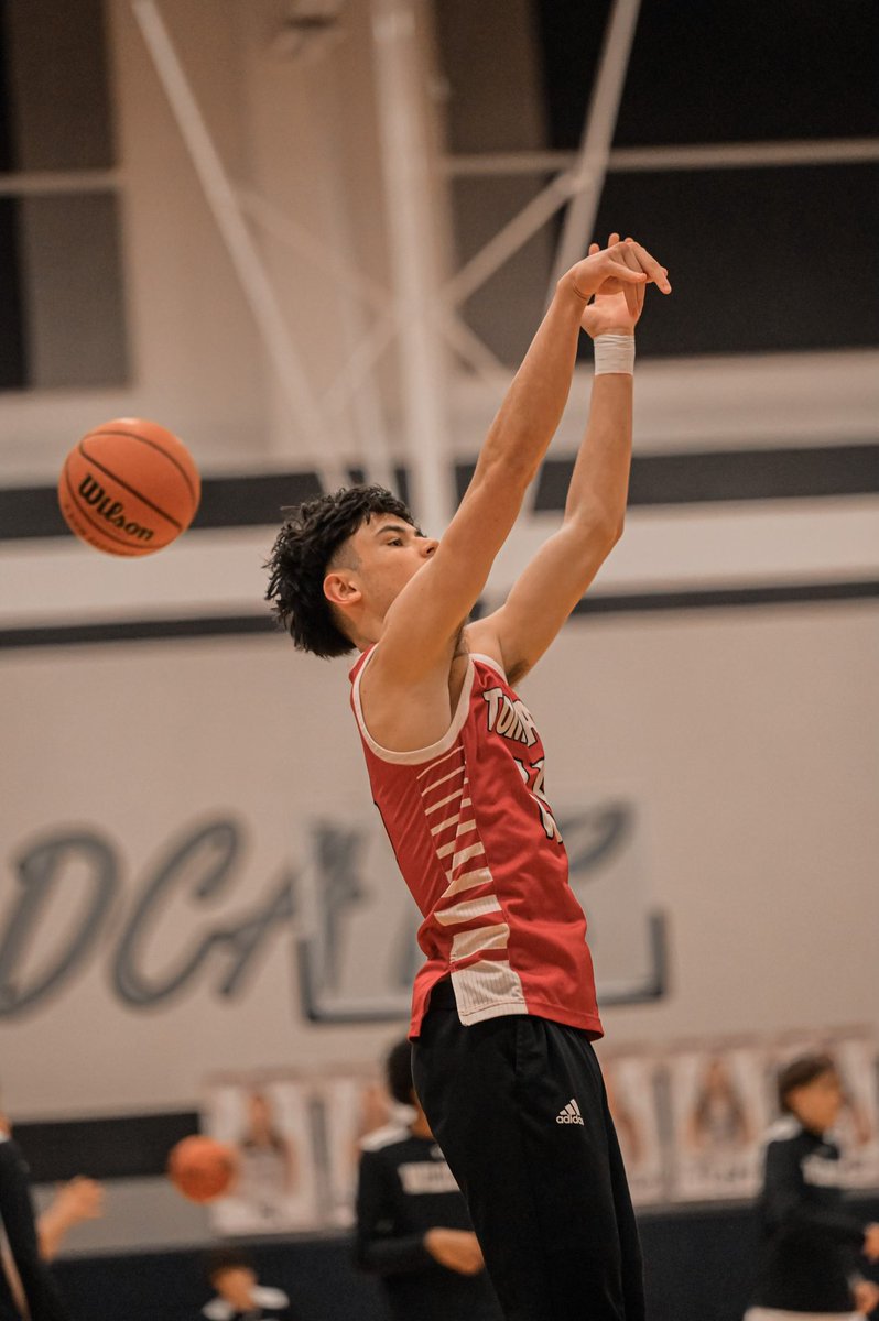Starting 5️⃣
🆚 Tomball Memorial

0️⃣ Manuel Ruiz 
2️⃣ Juan Divo
3️⃣ Ivan Marquez 
1️⃣1️⃣ Jordan Conner 
1️⃣3️⃣ Brunel Stewart 

#TXHSBB | #SwingTheHammer | @cougarclawnews
