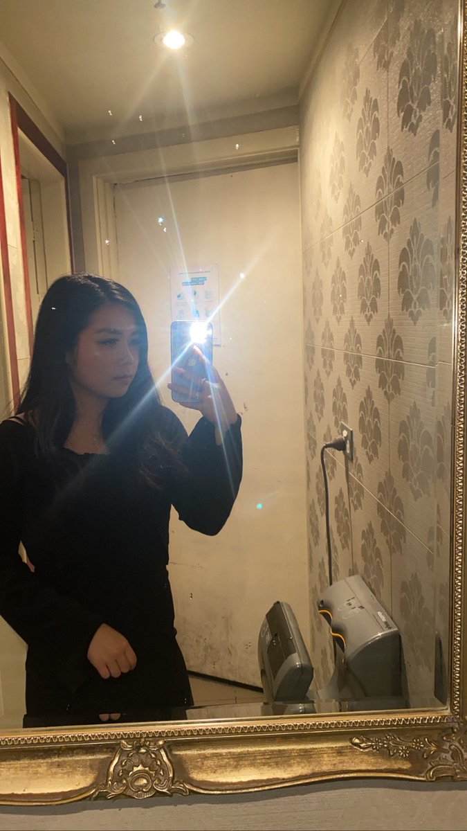 kimmy poo tweet media