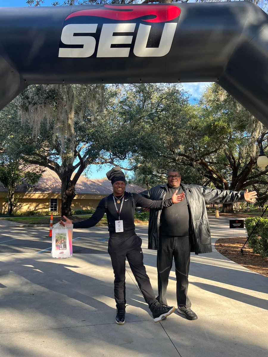 I HAD AN AMAZING TIME <a href="/SEUFireFootball/">Southeastern Football</a> great coaches, great environment, and a beautiful campus thanks for having me!!!  #firenation #seu