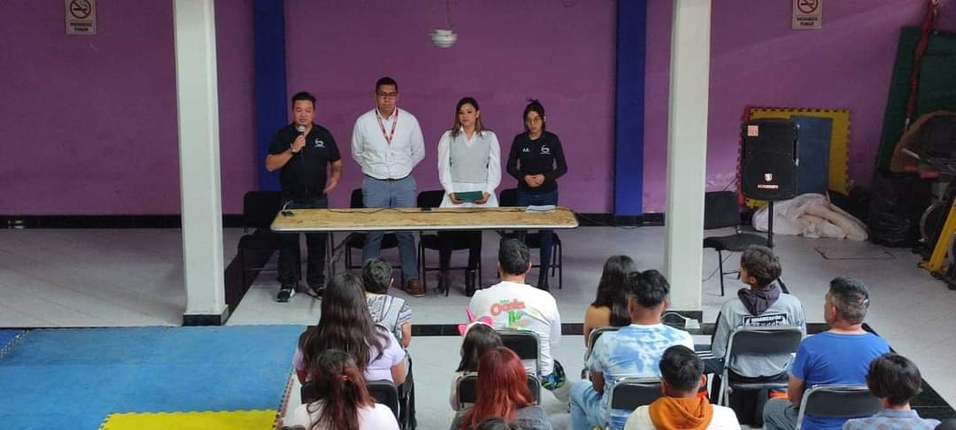 utopia_ci's tweet photo. Recibimos el cheque por parte de @Tiendas_OXXO del  programa de Redondeo de centavos de clientes de  plaza  Iztapalapa, estamos felices de trabajar con ellos  por su compromiso con las niñeces, para mejorar su alimentación y calidad de vida.
#SomosUtopia 
#DiSíalredondeo https://t.co/oJ6UMGIYWq