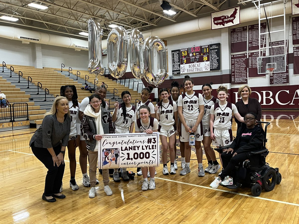 Stephanie Lyle tweet media