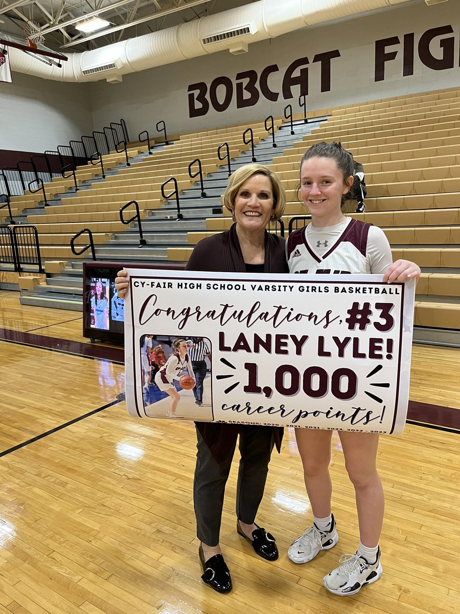 Stephanie Lyle tweet media