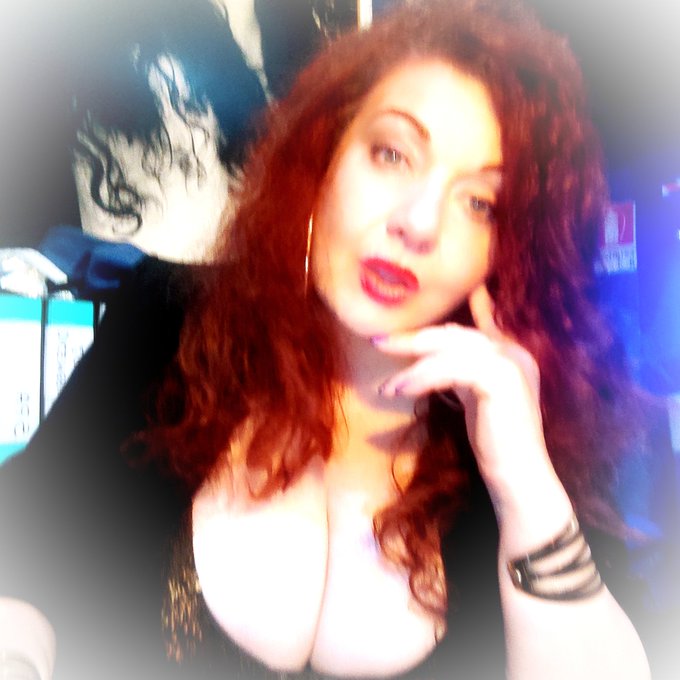 Miei carissimi amici seguitemi su tutti i miei social &hearts;️&hearts;️&hearts;️  #skype #socialmedia #selfie #followforfollowback<a href="/tag/selfie"class="tags"><span>#selfie</span></a><a href="/tag/follow"class="tags"><span>#follow</span></a><a href="/tag/actress"class="tags"><span>#actress</span></a><a href="/tag/flowers"class="tags"><span>#flowers</span></a><a href="/tag/followers"class="tags"><span>#followers</span></a><a href="/tag/foryou"class="tags"><span>#foryou</span></a>