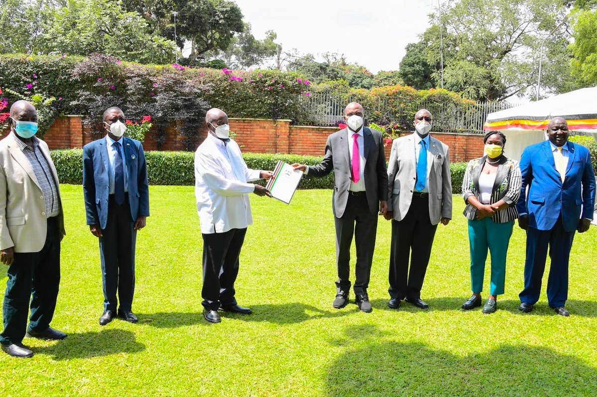 Yesterday, I had the pleasure of meeting President <a href="/KagutaMuseveni/">Yoweri K Museveni</a> at State House Kampala where I delivered a special message from his brother, H.E.President <a href="/WilliamsRuto/">William Samoei Ruto, PhD</a>. 1/3