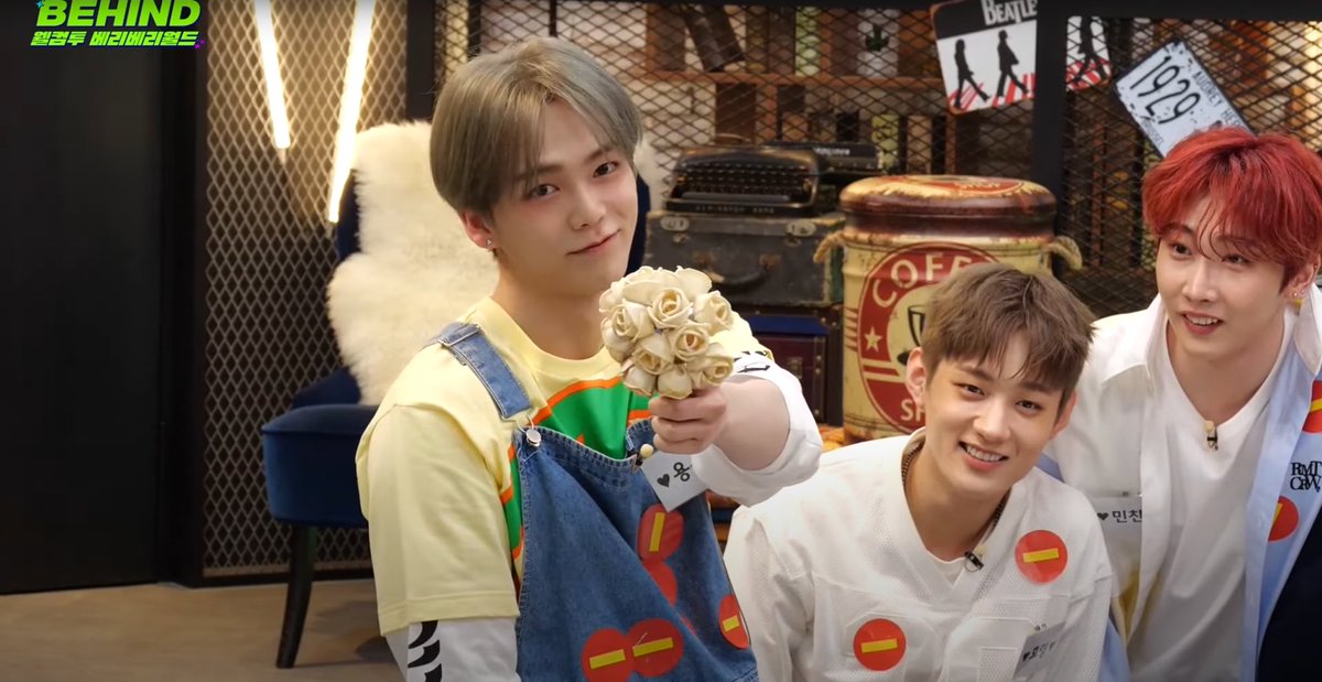 ❤‍🔥베러들 심장 노리고 온 베리베리❤‍🔥

보기전에 베러들...💖 심장 부여잡으세요🤭!

❣베러들 심장 무자비하게 폭행할 7남자의 프로포즈❣
베러들의 마음의.. 베리베리 프로포즈의 등장이라...🌟

🔽비하인드 보러가기🔽
youtu.be/5HGL-C0MCTU

#Verivery #프로포즈 #웰아월
<a href="/the_verivery/">VERIVERY_OFFICIAL</a>