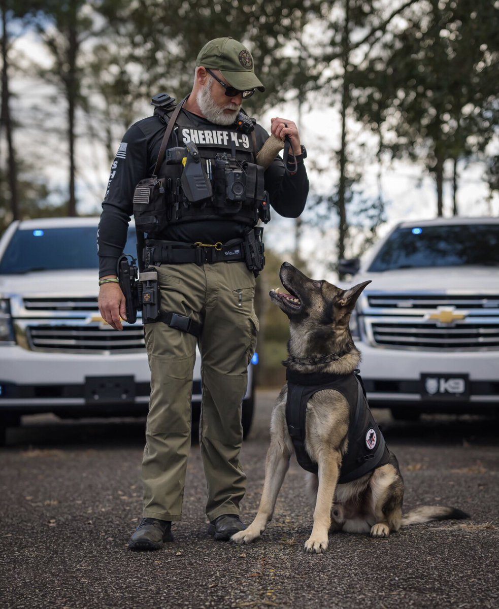#DailyDoseOfK9Ghost 
📷: Erik Larson 

Adam &amp; Ghost are 1 of the duos included in my current fundraiser. I’m hoping to help this team &amp; many others w/a training seminar! (HUGE donor giveaway w/20 winners!) #OPLive 

2 ways to help: RT &amp;/or donate here: gofundme.com/f/yqyxp7-k9-gh… TY!