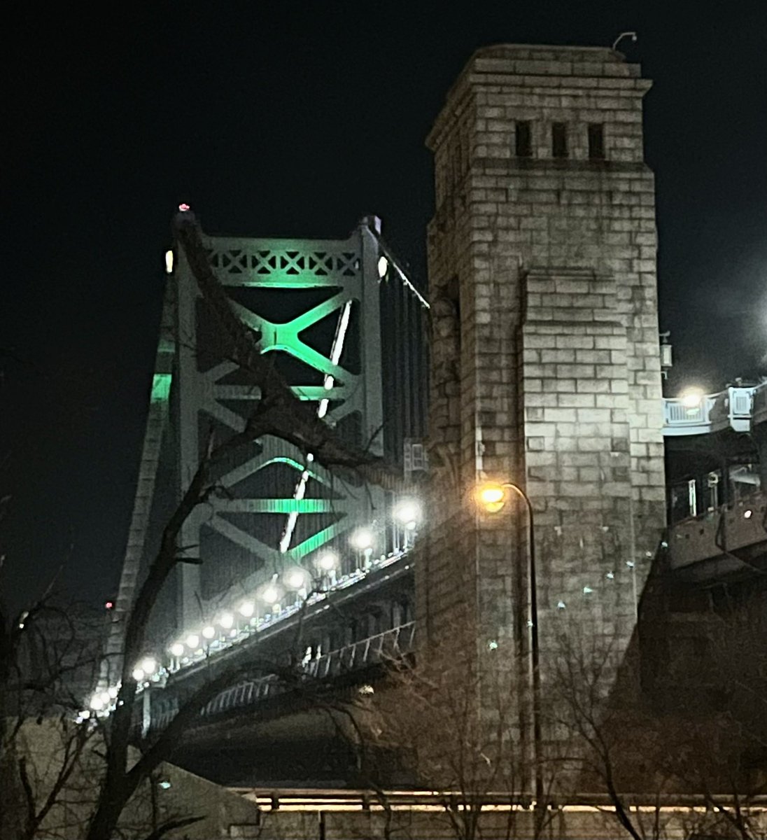 💚🦅💚 #BenFranklinBridge #Philly