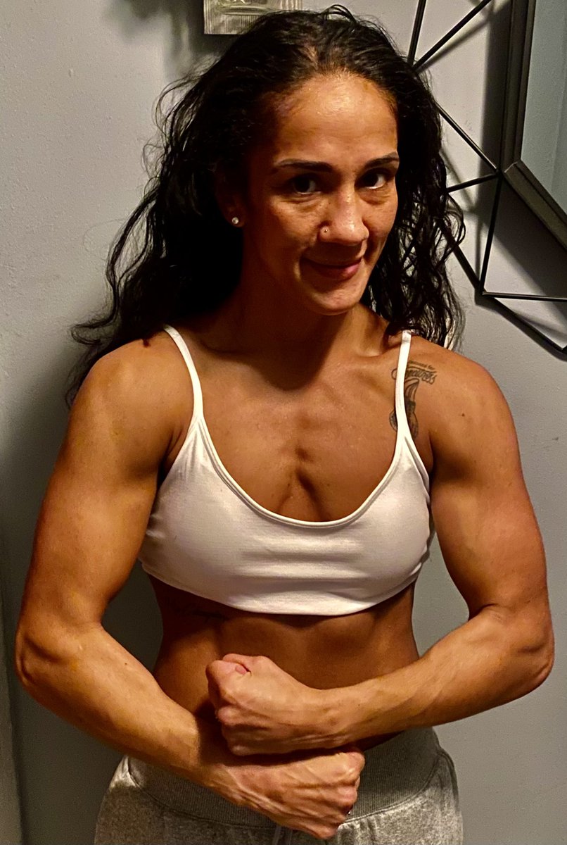 Serranosisters's tweet photo. I’m exactly a week out of the weigh in
I still have to cut out my carbs in the next few days & the day before my water. I’ll be RIPPED soon 😉
#SerranoCruz
#Ripped #ImEnvied #NotEnvious #TheRealDeal #MVP #MSG #Matchroom #DAZN https://t.co/O1GtsP7l5u