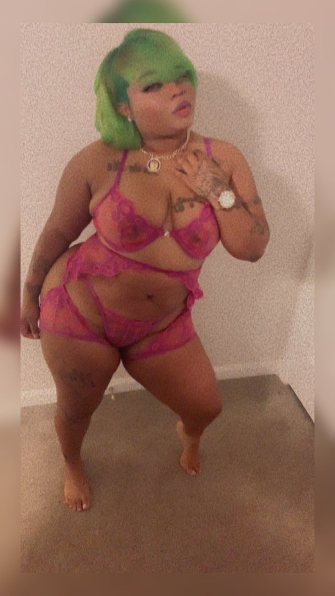 queenroyald's tweet photo. LOVE THEM FOR YOU &amp; THEM IM GUARANTEED REGARDLESS 💚💚💚💚💚💚💚💚🍀🍀🍀🍀🍀💞💞💞💞LINGERIE @shopmaineboutique  HAIR: ME PHOTO CREDIT: @jizzalrollxn20 MUA : ME #lingerie #musicsexylife #dusseee independentartists💥 #lastofdyingbreed #ase #universe #ancestors  #tiktokhotviral https://t.co/sZiPv3Upkm