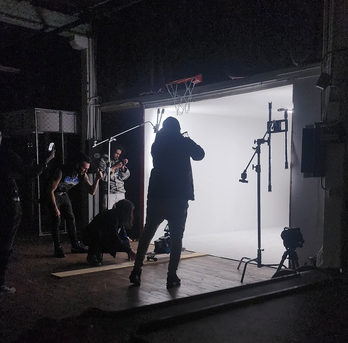 ALEXANDERKORE's tweet photo. Who's out here in Chicago filming a music video

 @cinematicsolo in the bts work for midnight cinema 🎥 https://t.co/gRlMMy4iXM
