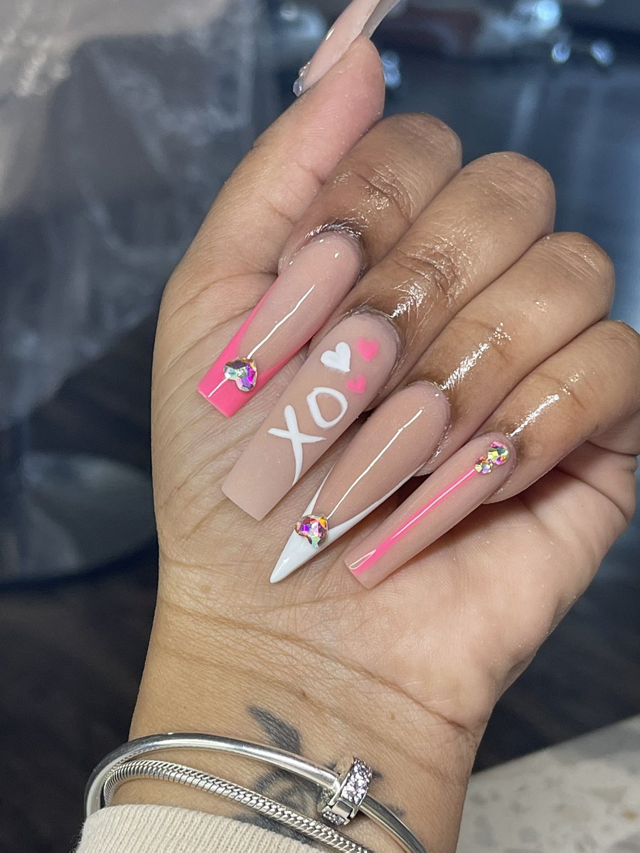 BaddieeBrittt's tweet image. Really the coldest around. Did my nails yesterday 💕🫶🏽