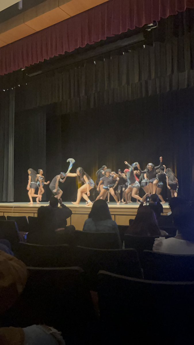 KnowBetterLife's tweet image. Opening Act was Awesome!
#missblackandgoldpv