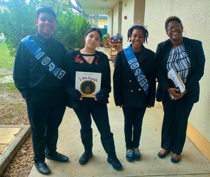 GJAMSMustangs's tweet photo. Literacy Week concluded with our Royal Court and 5000 Role Models going next door to read to students @LenoraBSmithES! It was a cherry on top to see our leaders share the love of reading! @5000RoleModels @MDCPSCentral @SuptDotres @mdcps #flcelebratesliteracy #miamireads https://t.co/LE80bDKLKy