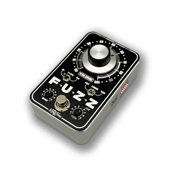 Peacegakki's tweet photo. 入荷情報！

KING TONE GUITAR miniFUZZ V2
まもなく再入荷予定！
よろしくお願いします！

#エフェクター
#デジマート
#miniFUZZV2
#KINGTONEGUITAR https://t.co/WL3n3P8yYB