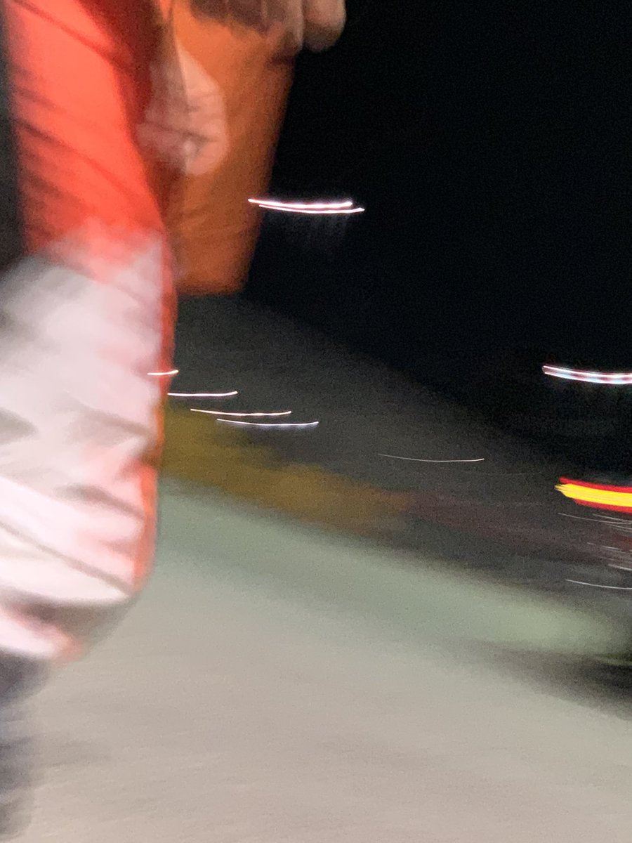 bubblychunks's tweet image. Amazing access for fans at the #Daytona24, got this awesome picture of @josefnewgarden ‘s knee.