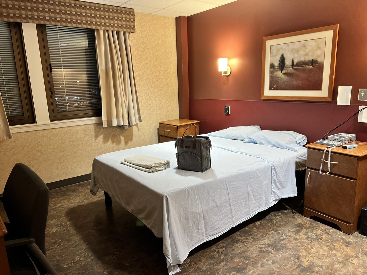AmberMibc's tweet image. Doesn’t this hospital sleep study room and bed look inviting? #mbc #mibc #sleepapnea #momwithcancer #terminalcancer