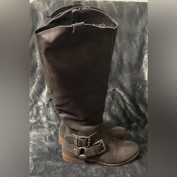 DeeGirdler's tweet photo. So good I had to share! Check out all the items I'm loving on @Poshmarkapp #poshmark #fashion #style #shopmycloset #pinkvictoriassecret #stradivarius #maurices: https://t.co/3gNqhuPrFz https://t.co/f3yH5T13c9