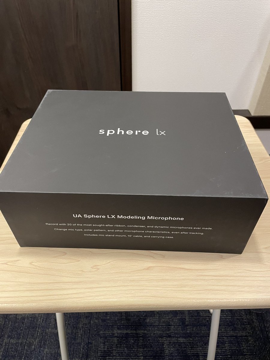 yamazoo's tweet photo. LXデモ機来ました。
サイズ感はノイマンより少し小さいですね🤏
#SphereLX
#UniversalAudio https://t.co/bqUEbwaoT8