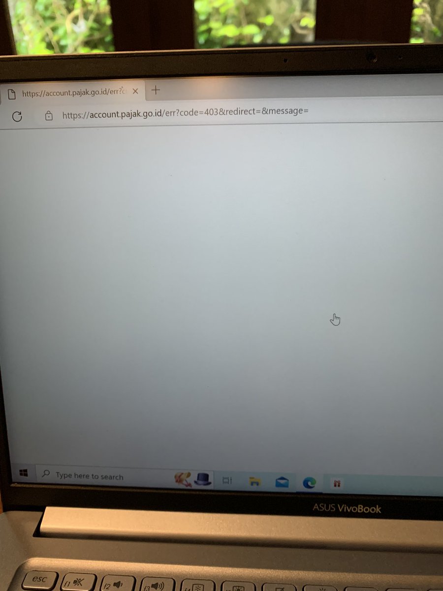 nyomangunawan's tweet photo. @kring_pajak min, kenapa buka djponline di microsoft edge, layarnya kosong kayak gini. https://t.co/CRQcaUZKQl