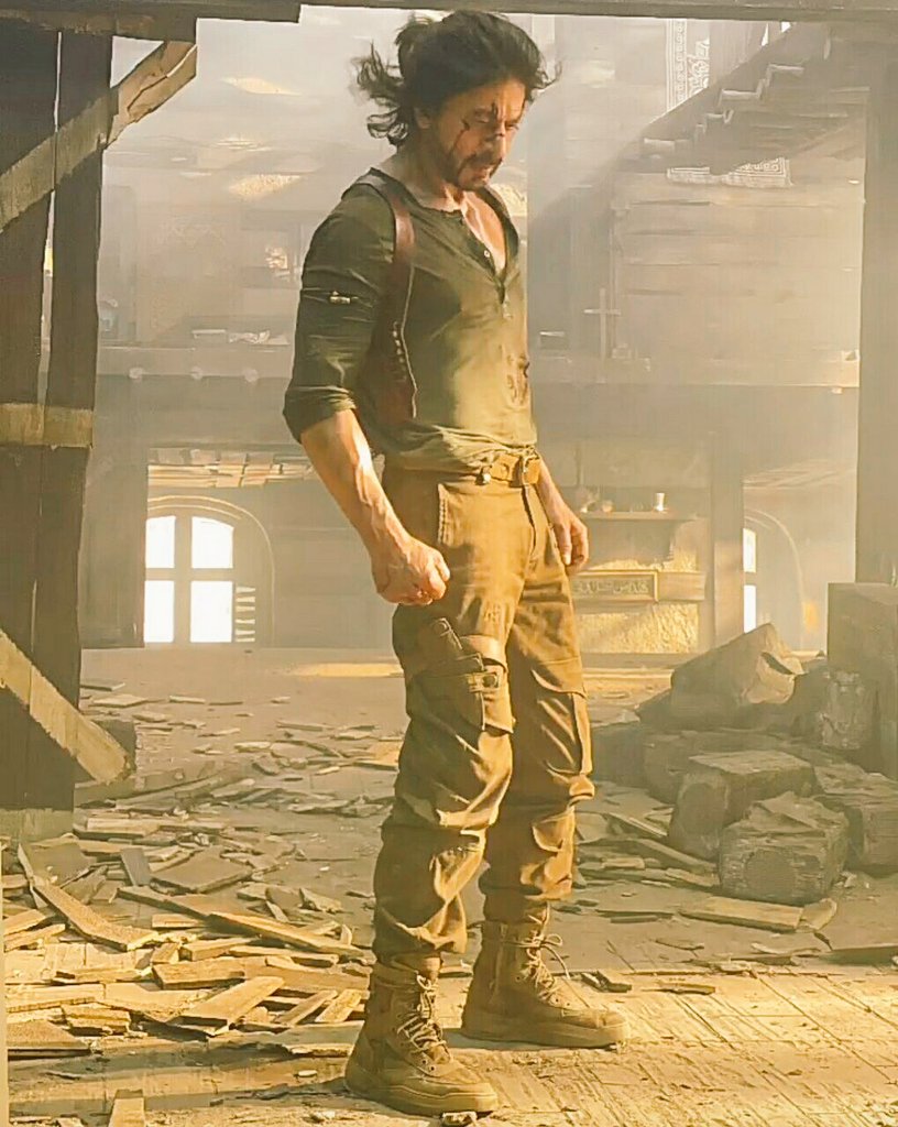 srkkhammamfc's tweet photo. Our massage to #Boycottgangs
#SRK wife is hindu he has 3 children daughter name suhana muslim his son name Aryan hindu Little one Abraham Christian he respect every religion that is our #ShahRukhKhan𓀠
Shame on you #boycottgangs & thank u for #BlockBusterPathaan
@iamsrk
@yrf https://t.co/ghYrhCykNK