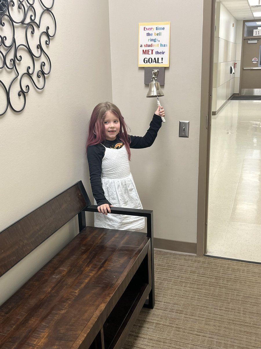 lincolnmisd's tweet photo. Let’s celebrate our bell ringers! Way to go scholars! #gamechagers https://t.co/koiwCwqh0n