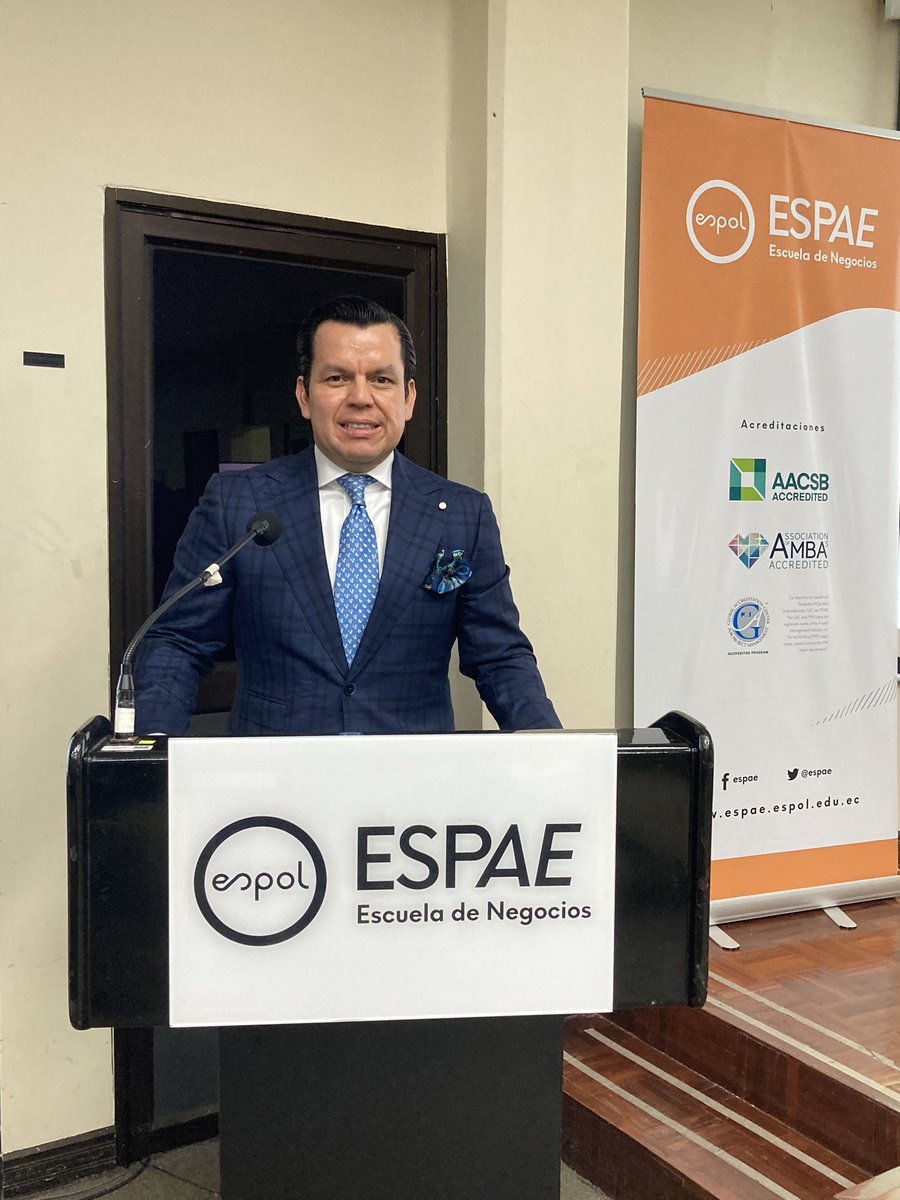 espae's tweet photo. Nuevos retos. En @espae @espol esta noche recibimos a estudiantes del #EMBA26. Nuevas oportunidades de facilitar y robustecer conocimiento. Éxitos es este camino que hoy empiezan. https://t.co/vzOqY9Od2s