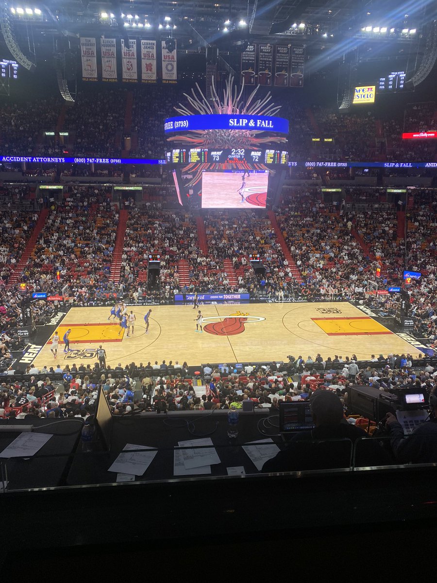 DefiiMike's tweet photo. Heat game tonight 🚨

Chicago in the early AM ✈️

6AM flight to make it to my event by 3PM 🎯

#DefiiTheOdds 
#AllNighter https://t.co/AaSjxSbpIv