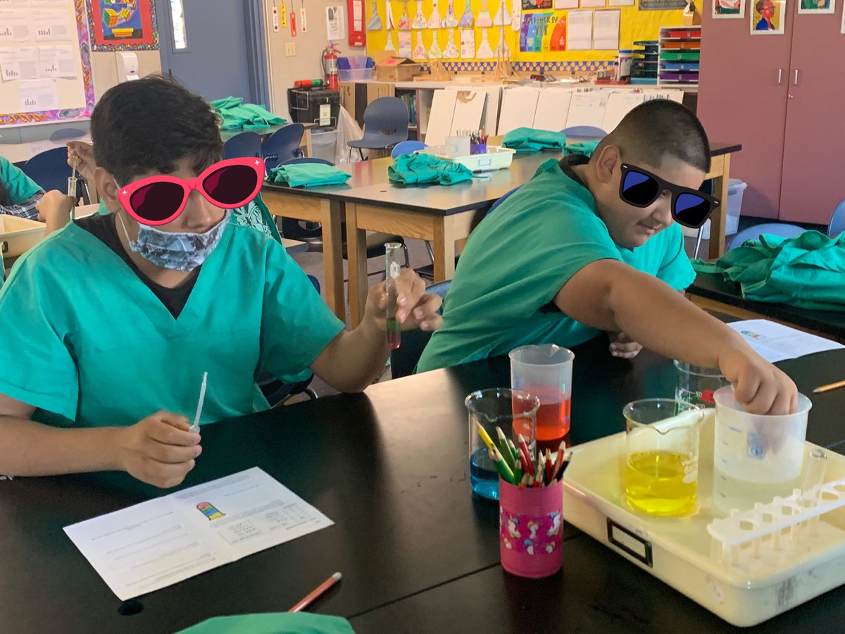 Perales_Science's tweet photo. DENSITY: What happens when you combine blue, green, yellow, and red water in a single glass? Brown, right? Not necessarily! 
In this sugar water density experiment, we will change the density of different colored water solutions so that they stay separated from each other. https://t.co/diLwFwyrZC