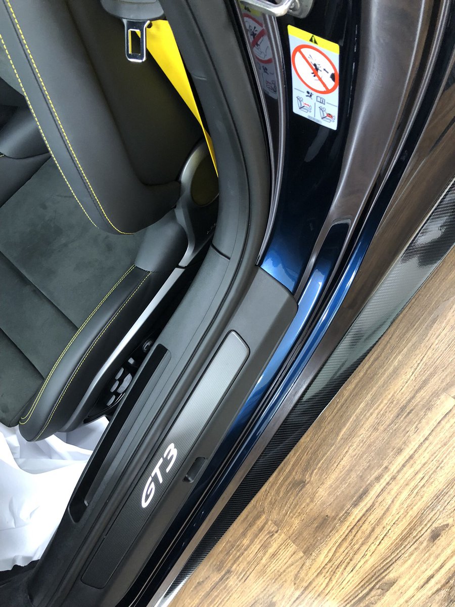 ポルシェ911(992)GT3 INOZETEKミッドナイトブルー フルラッピング施工