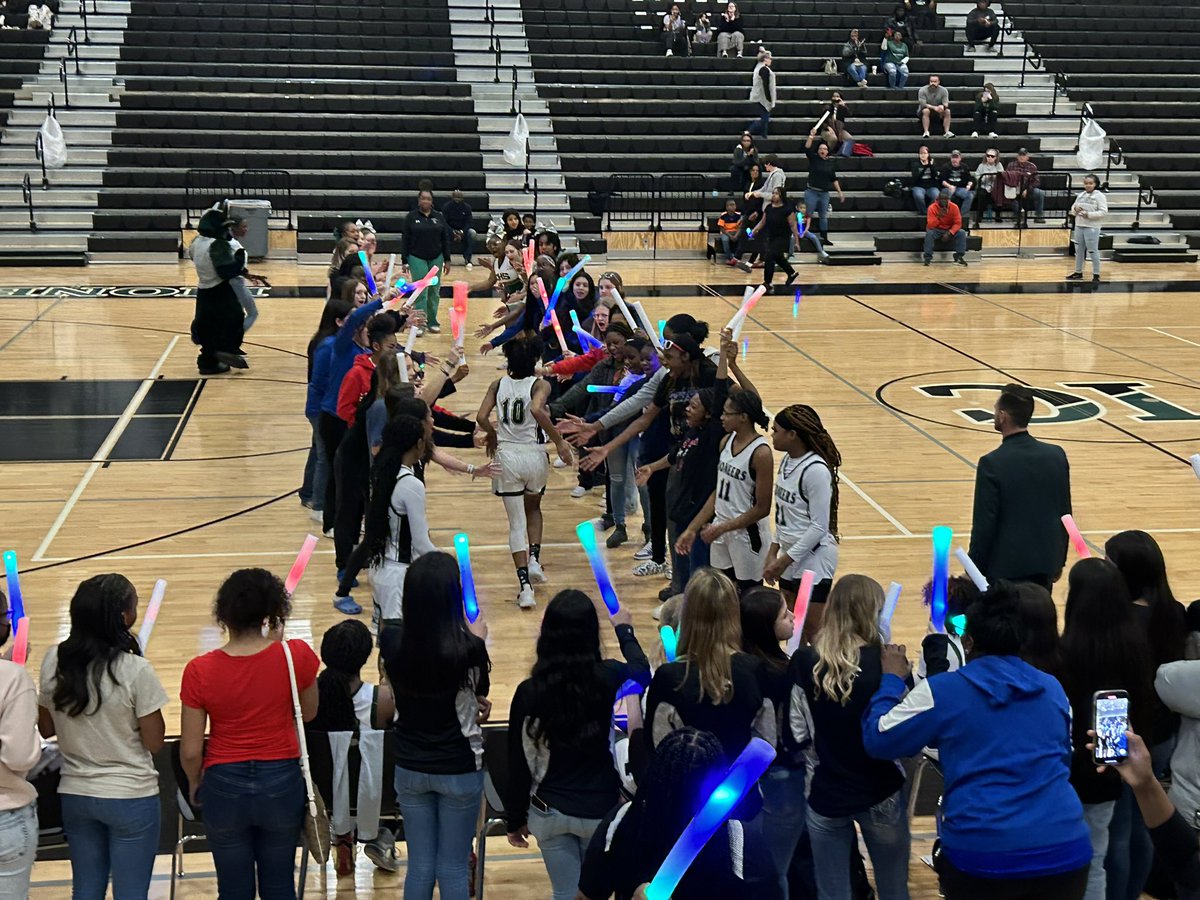 Had a great time tonight with <a href="/FairviewJH/">Fairview Junior High</a> &amp; <a href="/JDCLadyCards/">Caffey Lady Cardinals</a> Girls Basketball Programs! Thank you so much for coming over and helping us get a win vs La Marque tonight! Can’t wait for y’all to join us at IC! ❤️💚💙