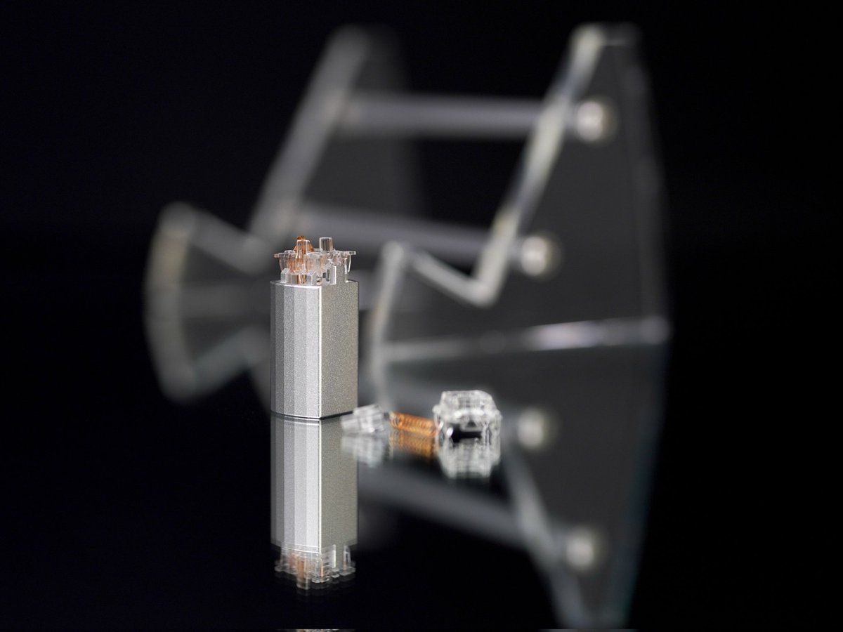 新しいスイッチオープナー「Pillar」を2月2日午前11時（EST）に発売します。

Introducing the Pillar switch opener - calibrated for the widest compatibility with switches both new and old, available in-stock at <a href="/CannonKeys/">CannonKeys</a> on 2/2 at 11AM EST.

#mechanicalkeyboard
#自作キーボード