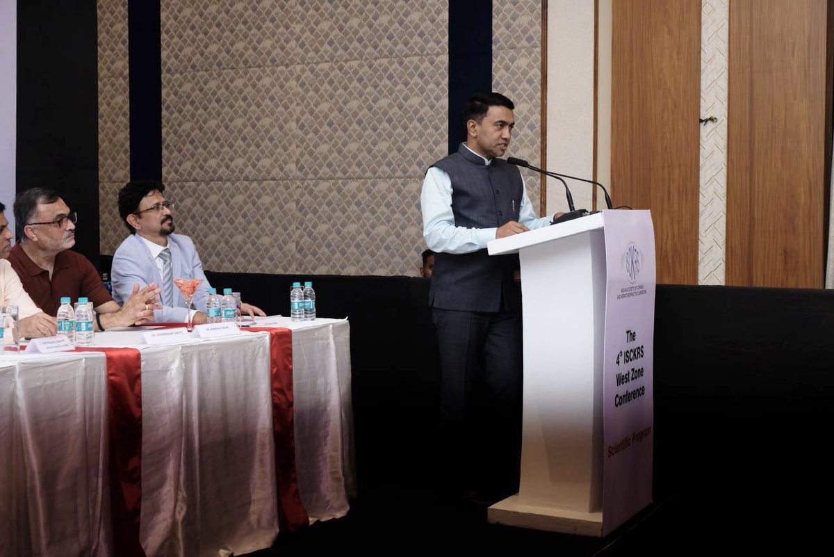 goacm's tweet photo. Hon'ble Chief Minister @DrPramodPSawant inaugurated the 4th #ISCKRS (India Society of Cornea and Keratorefractive Surgeons) West Zone Conference. 

HCM felicitated representatives of the ISCKRS on the occasion. https://t.co/ALYiioOROa