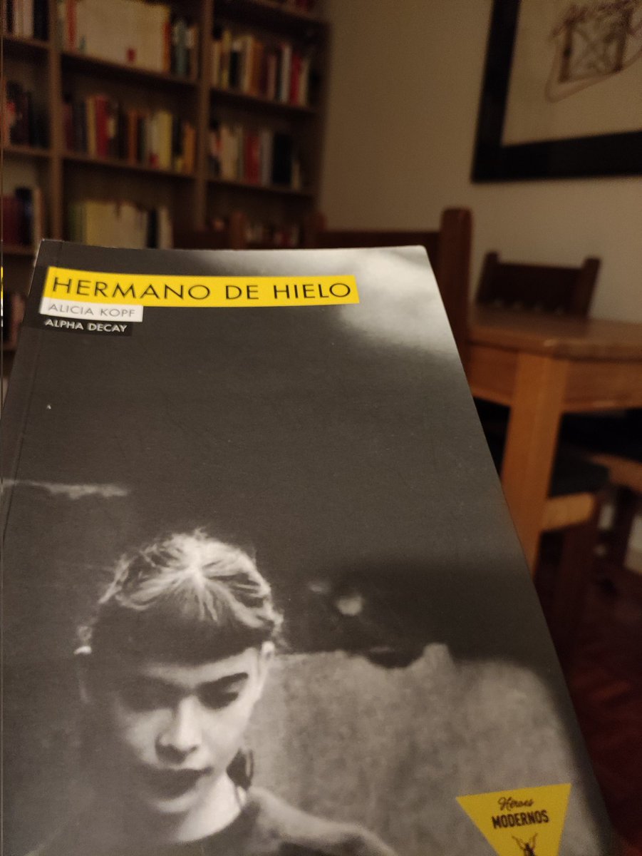 Mario Crespo (@mario__crespo) on Twitter photo Como amante del hielo, del invierno y de la literatura, estoy disfrutando con 'Hermano de hielo', de <a href="/aliciakopf/">Alicia Kopf</a> Lectura que progresa con crampones entre la nieve polvo del diario íntimo y la escarcha del ensayo hasta coronar la esencia de la novela: la vida Como amante del hielo, del invierno y de la literatura, estoy disfrutando con 'Hermano de hielo', de <a href="/aliciakopf/">Alicia Kopf</a> Lectura que progresa con crampones entre la nieve polvo del diario íntimo y la escarcha del ensayo hasta coronar la esencia de la novela: la vida