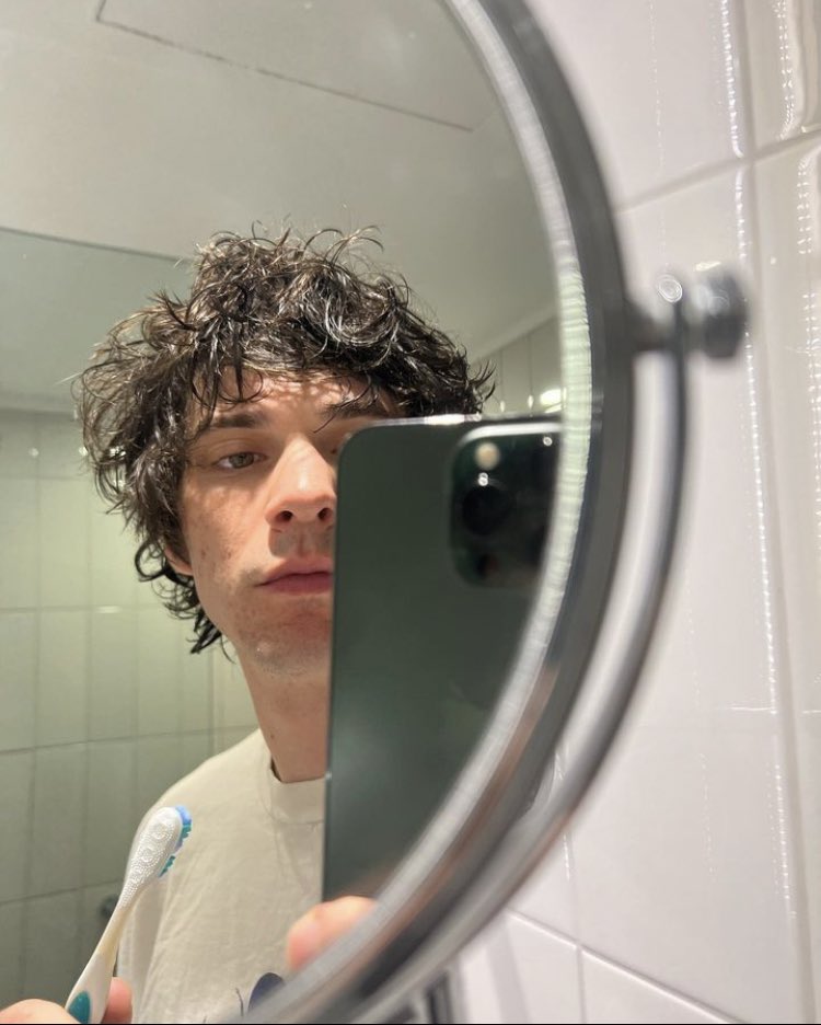 i want to eat him- i mean HAPPY BDAY BRAE