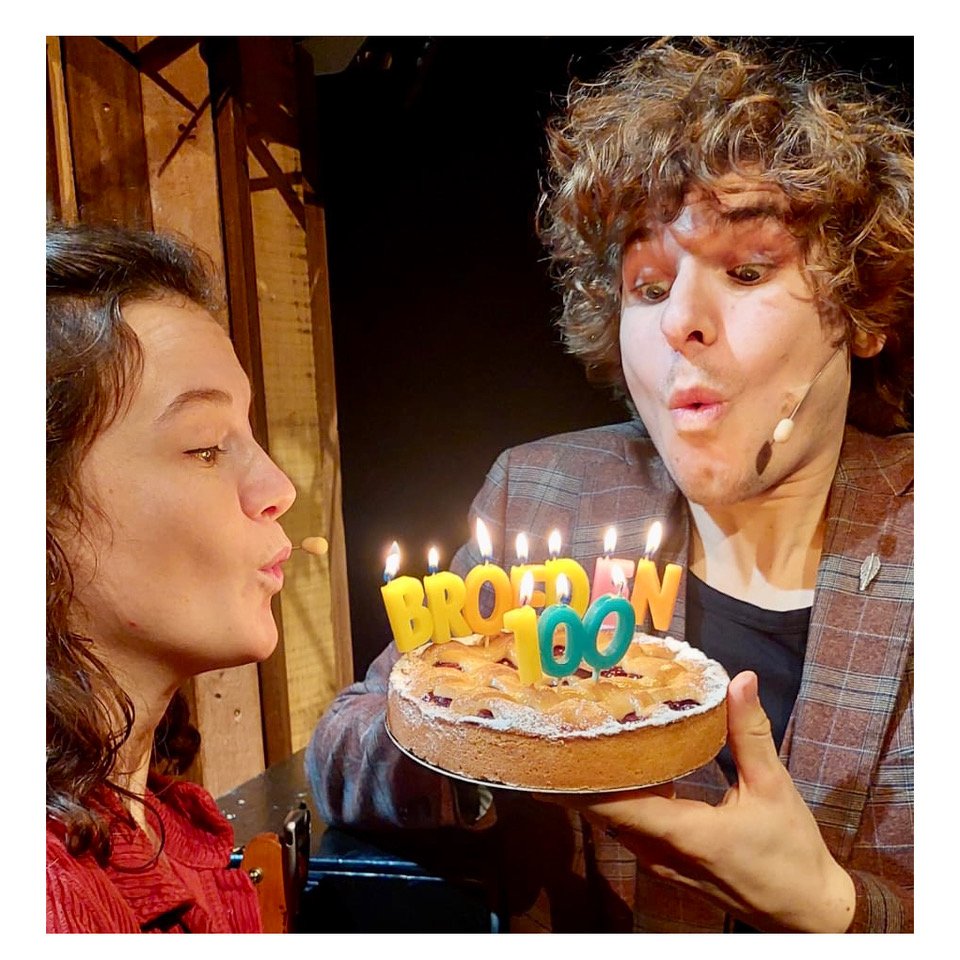 TheaterMusketon's tweet photo. Er zijn maar weinig jonge makers die het Grof Geschud nadoen! Hun succesvolle en alom geroemde tweede voorstelling BROEDEN speelde dit weekend voor de 100ste keer. Bij ons kan je de voorstelling vrijdag 3 februari zien - mis het niet en koop je kaartje op https://t.co/QmjiAXXM5f https://t.co/QQixnenG6Z