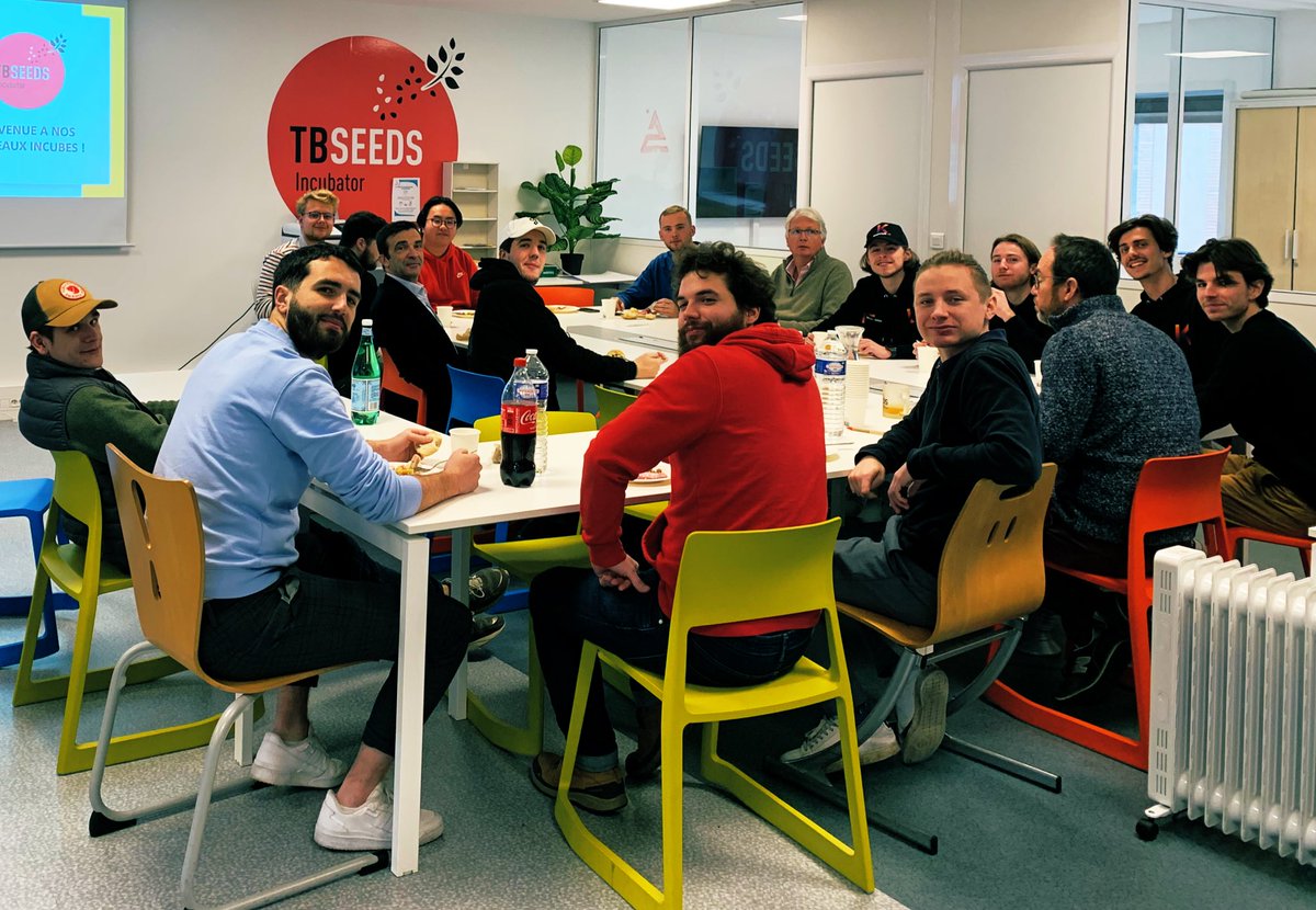 Recasens2's tweet photo. Ce mardi, nous accueillions 6 nouveaux projets à l’#incubateur #tbseeds de @tbs_education 🙌
🔹 Un poil parfait E.Le Cornec
🔹 KapturVR L.GOURET-DESORMIERE
🔹 PreFaS H.&amp;P.Cocquet
🔹 Oldam L.Cattoire M.Francois
🔹 La vie d’Artistes N.Bouhlel
🔹 Occasneaks H.Trouche
Bienvenue 🎉 https://t.co/Kr3ONWxuEy