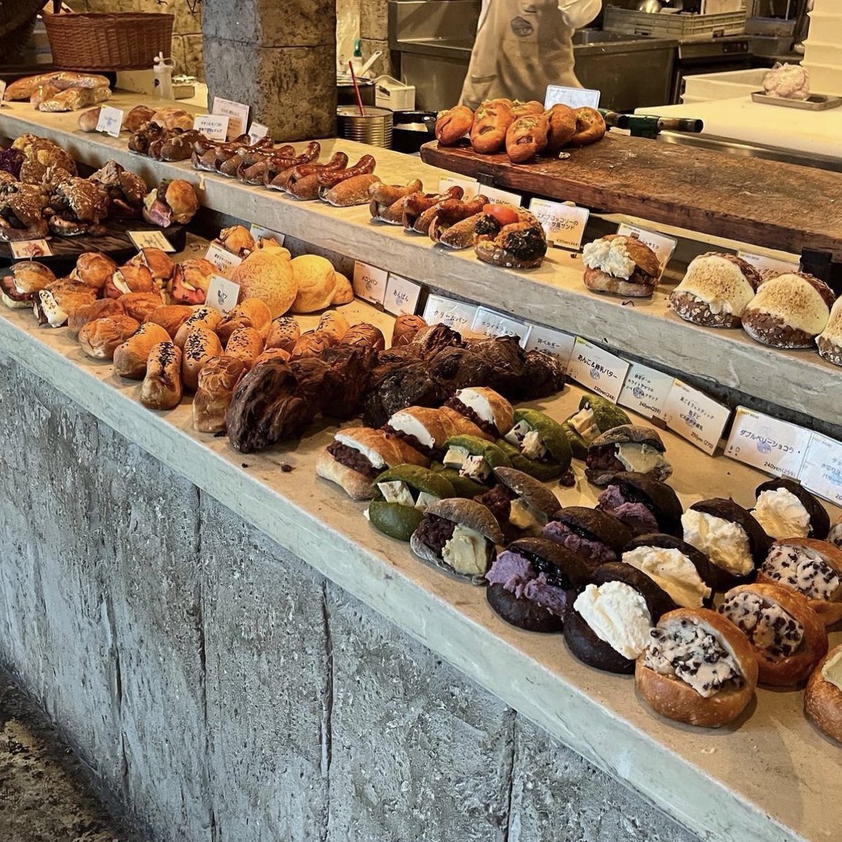 福岡でも有名なパン屋さんいけた🥐
メルヘンな雰囲気が良かった🫰🏻❤️‍🔥