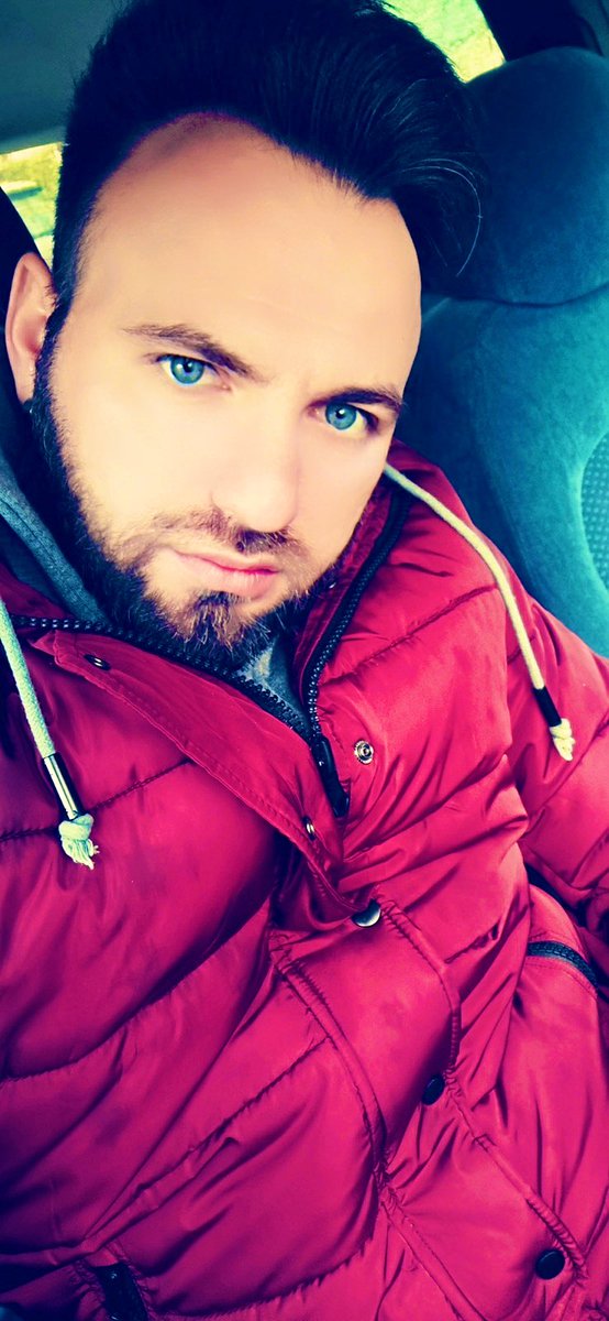 GianMarco_Offic's tweet photo. Buongiorno e buon fine settimana a tutti 😘 
(dalla serie m...freddo che c'è 🤧)
@GianMarco_Offic 
#Sanremo2023 #BBB23 #27gennaio #SUGA #28gennaio #sabato #GianMarco https://t.co/SRsRXPZPor