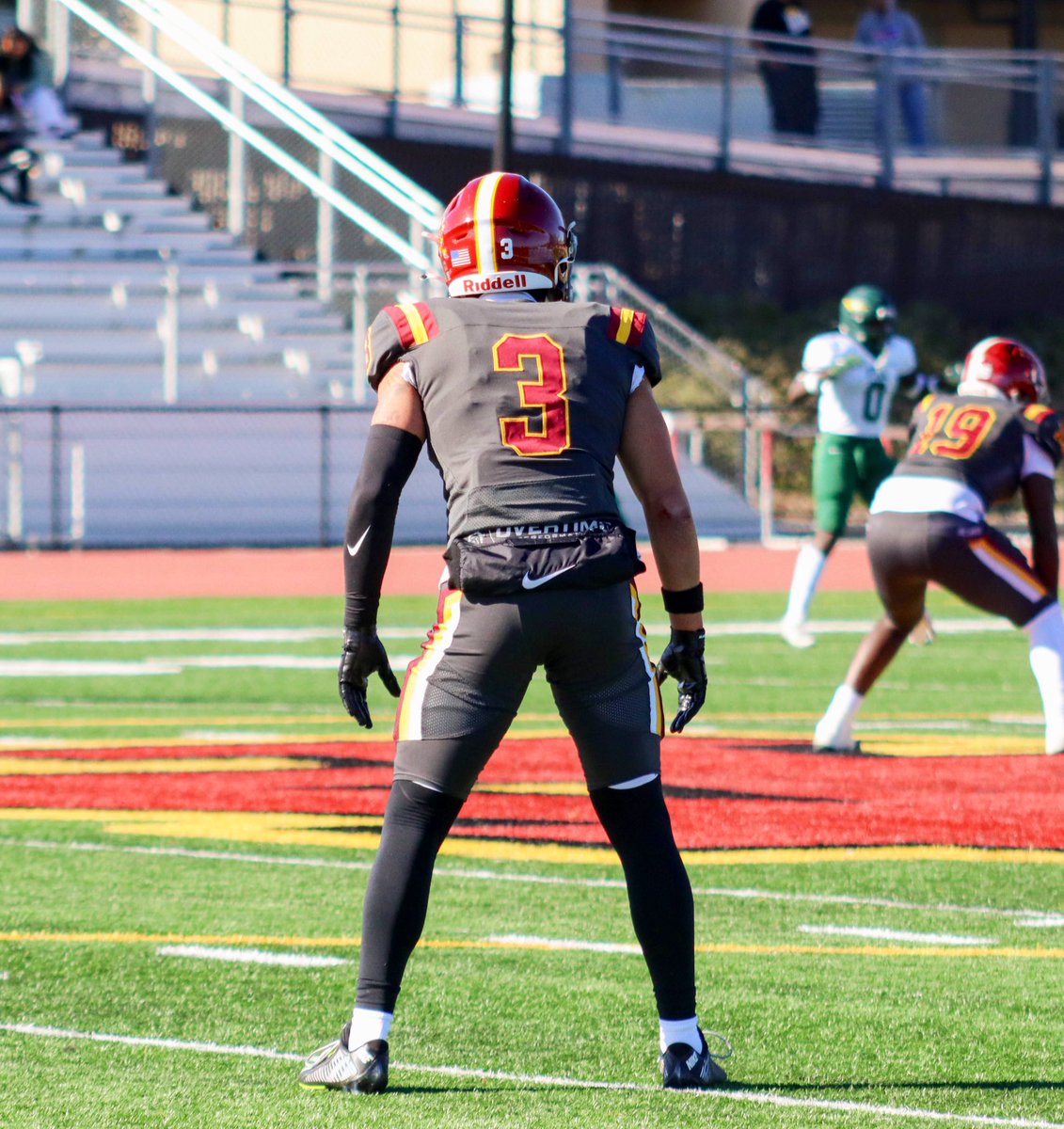 JUCO Nickel DB
2 Year Starter
Team Captain 
3.85 GPA. 5x Dean’s List.📚 
SPRING GRAD. 
DMs OPEN!📲
(Film in Bio)