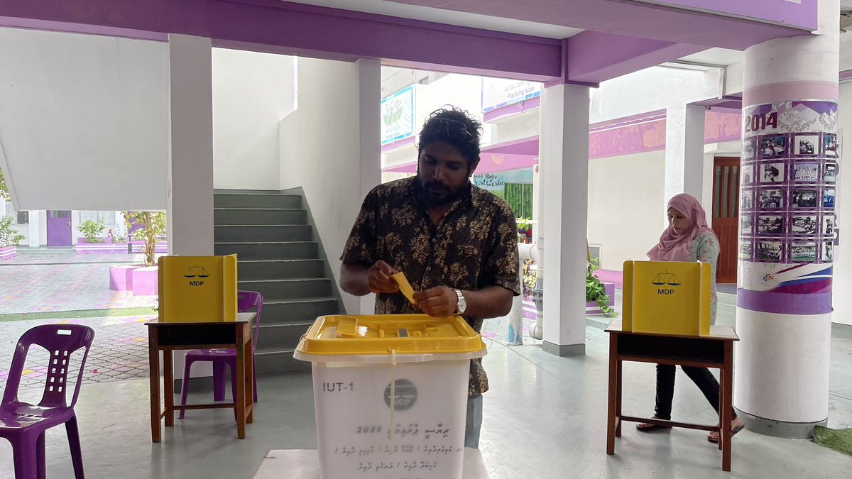 Voted 🗳️ for @MohamedNasheed 
#Anni2023
#FikurehgeDhirun