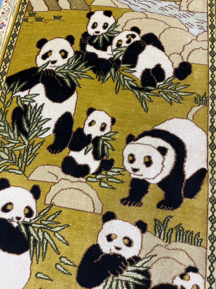 Hand knotted silk tapestry panda rug
#rug #carpet #silkrug #silkcarpet #perisanrug #persiancarpet #turkishrug #orientalcarpet #handmaderug #arearug #livingroomrug #homedecor #vintagerug #vintagecarpet #antiquerug #antiquecarpet
Whatsapp:+86 15037130832