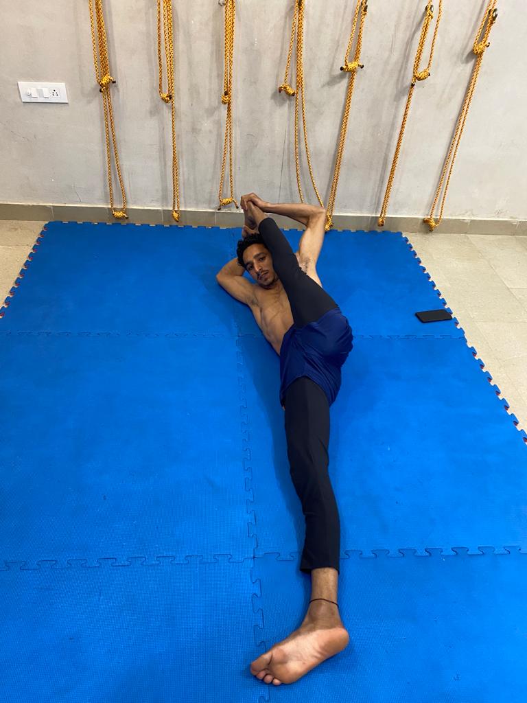 fitnessrevolve's tweet photo. “Your body can stand almost anything. ...

#yogaposes #spirituality #viral #selflove #selfcare #life #asana #yogajourney #instagood #balance #art #lifestyle #spiritual #inspiration #flexibility #training  #hathayoga #healthy #instagram #instayoga #crossfit #exercise #n #india https://t.co/9rEcj0XdYC