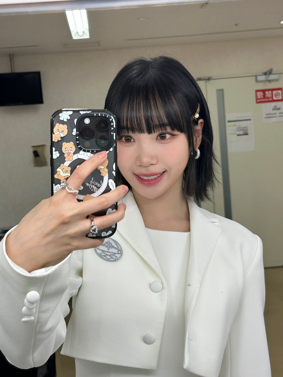shuhja's tweet photo. Japanese debut showcase! 🤍 please look forward to our future activities. ☺️ https://t.co/B35nA5gkXZ